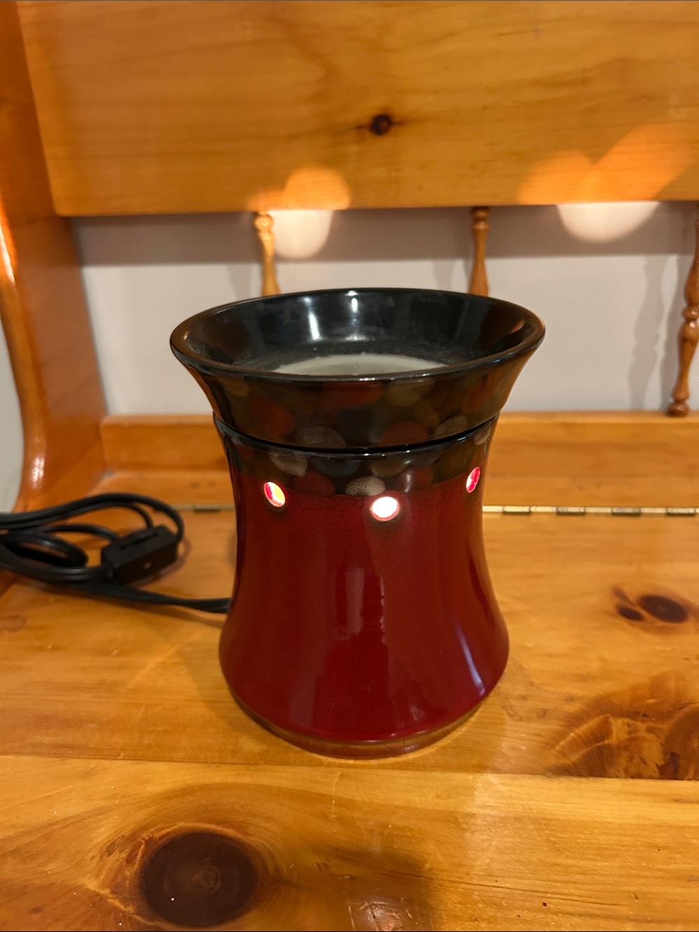 Scentsy Red Ceramic Warmer with Black Dish